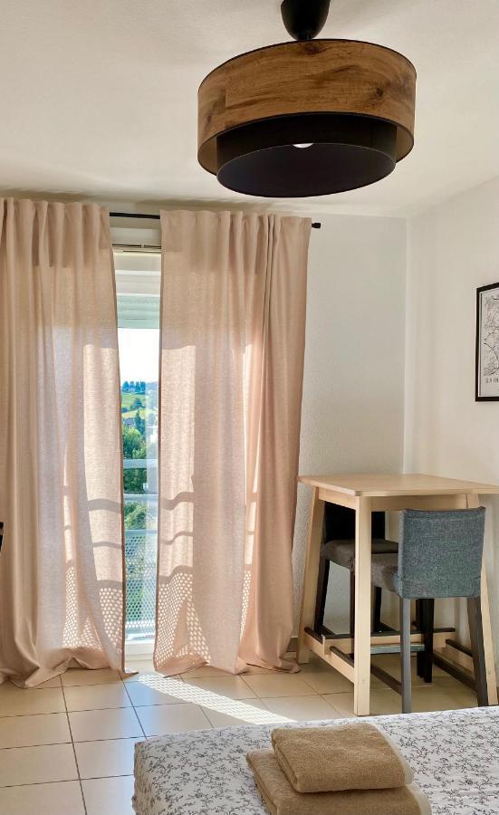Appartement En Face Hopital Nord Saint-Priest-en-Jarez Exterior photo