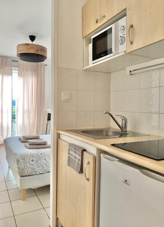 Appartement En Face Hopital Nord Saint-Priest-en-Jarez Exterior photo